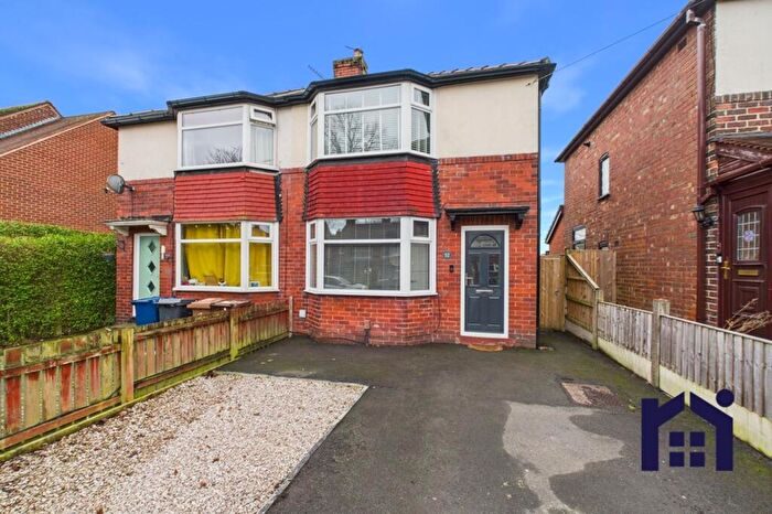 3 Bedroom Semi-Detached House For Sale In Broadfield Drive, Leyland, PR25