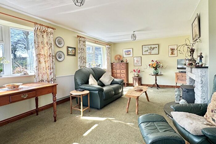 2 Bedroom Bungalow For Sale In Oaklea, Withielgoose Mills, PL30