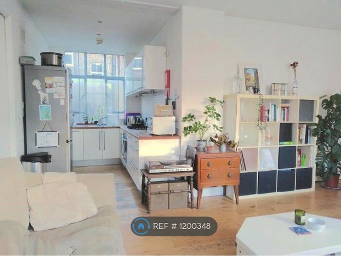 3 Bedroom Flat To Rent In Springbok Works, London, N16