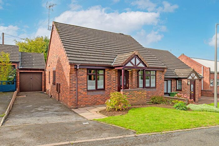 2 Bedroom Bungalow For Sale In St. Lukes Way, Frodsham, WA6