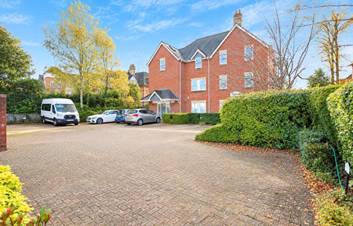 2 Bedroom Flat To Rent In Lansdowne Road, Westbury Grange, BH1