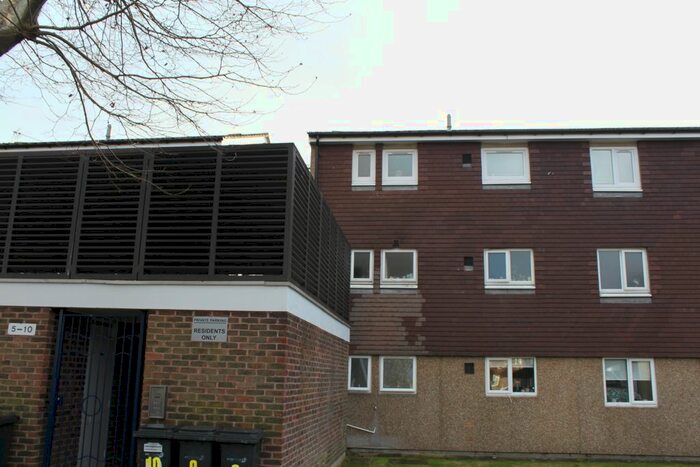 2 Bedroom Flat To Rent In Widgeon Close, Gosport PO12, Gosport,