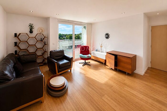 2 Bedroom Flat To Rent In Prince Regent Road, Hounslow, TW3