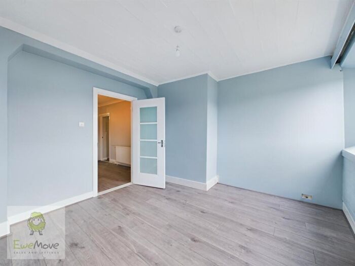 4 Bedroom Terraced House To Rent In Chatham Hill, Chatham, ME5