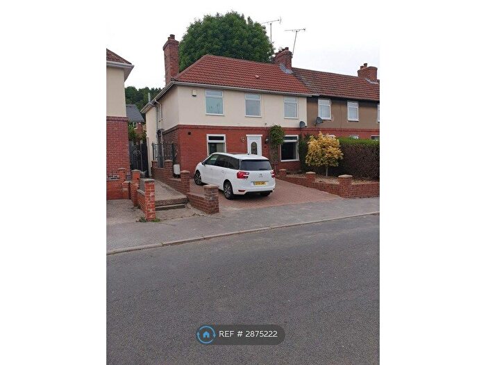 4 Bedroom End Terrace House To Rent In Hawthorne Crescent, Barnsley, S75