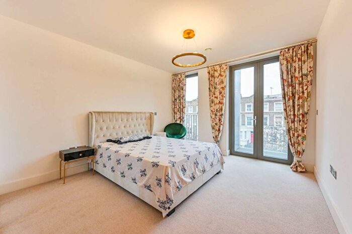 2 Bedroom Flat For Sale In Kilburn Park Road, Maida Vale, London, NW6