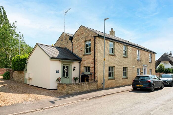 4 Bedroom Semi-Detached House For Sale In High Street, Over, CB24