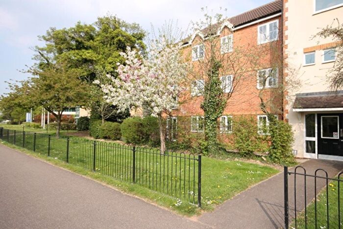 2 Bedroom Flat To Rent In Franklins, Maple Cross, Rickmansworth, WD3