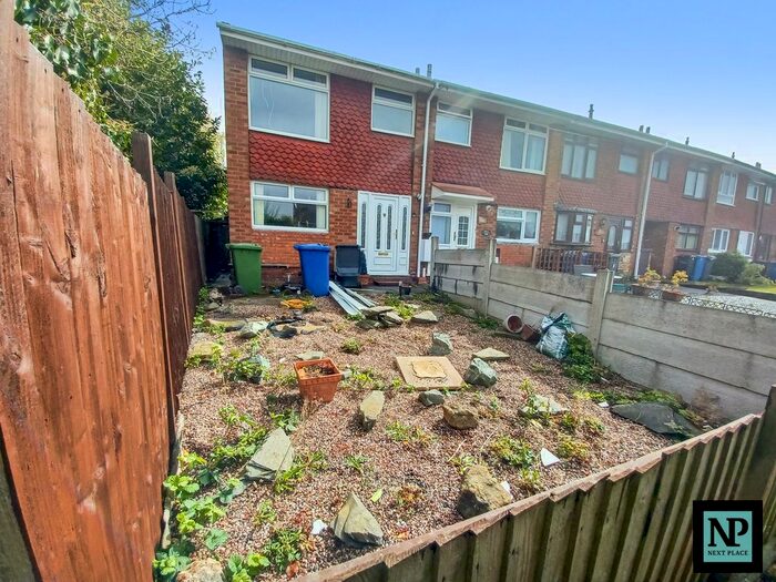 3 Bedroom End Of Terrace House To Rent In Eliot Close, Tamworth, B79