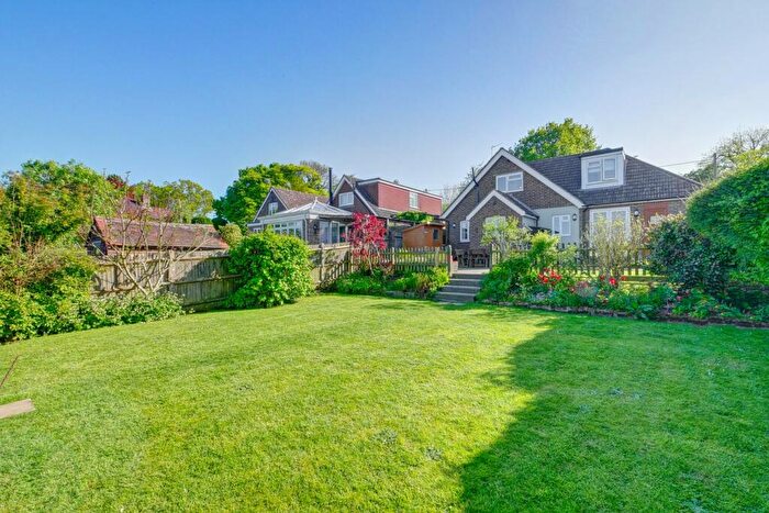 2 Bedroom Chalet For Sale In Stunts Green, Herstmonceux, BN27