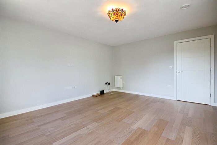 2 Bedroom Apartment To Rent In Old Bracknell Lane West, Bracknell, Berkshire, RG12