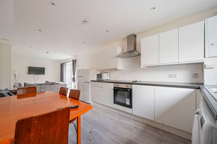 8 Bedroom Property For Sale In Capstan Square, Docklands, London, E14