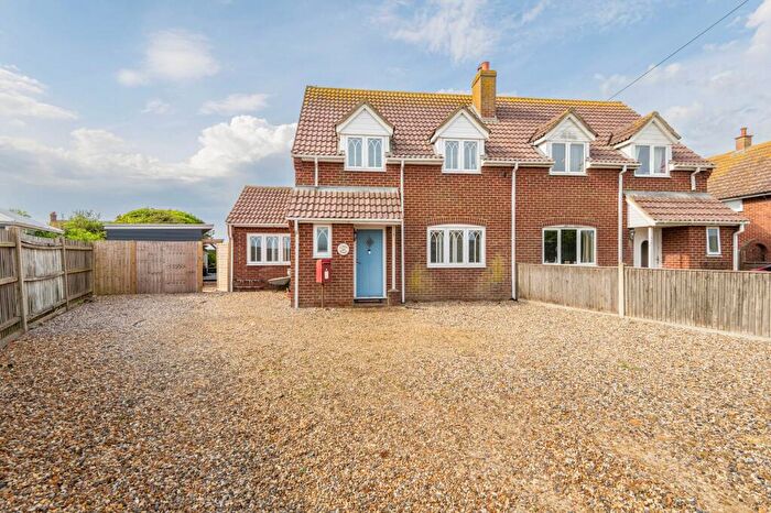 4 Bedroom Semi-Detached House For Sale In Keswick Road, Bacton, NR12