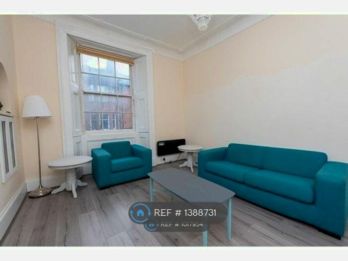 3 Bedroom Flat To Rent In Port Street, Stirling, FK8