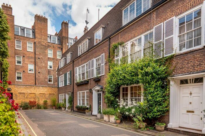 4 Bedroom Property To Rent In Portman Close, Marylebone, London, W1H