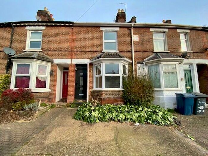 3 Bedroom Terraced House To Rent In London Road, High Wycombe, HP11