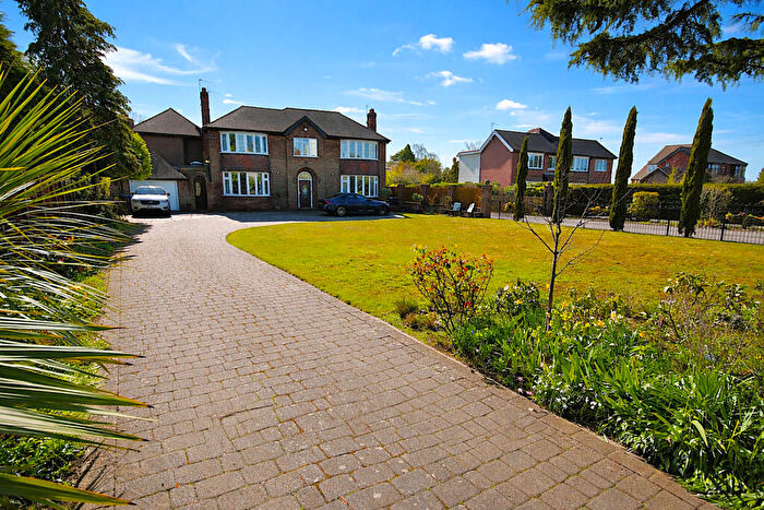 5 Bedroom Detached House For Sale In Bawtry Road, Doncaster, DN4