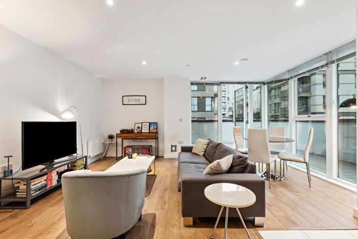 2 Bedroom Flat For Sale In Platinum Riverside, Bessemer Place, SE10