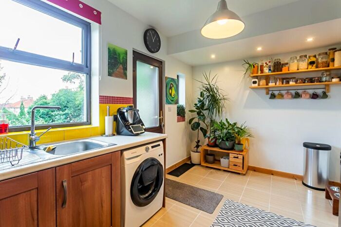 2 Bedroom Semi-Detached House For Sale In Clark Place, Kirkcaldy, KY2