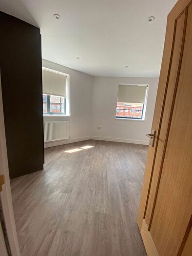 2 Bedroom Flat To Rent In High Road, London, N22