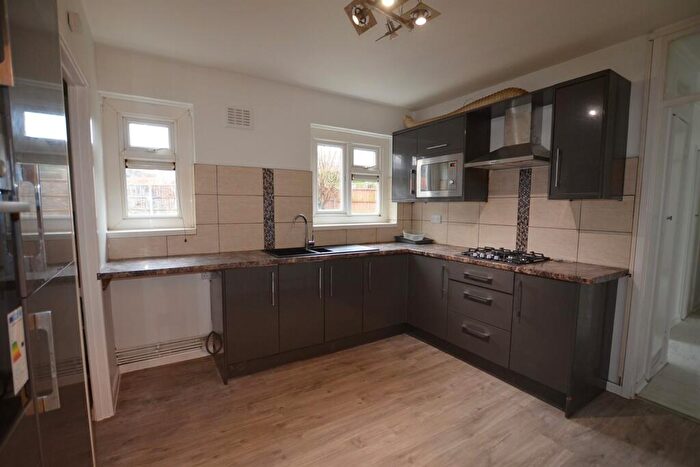 2 Bedroom Apartment To Rent In Chingford Lane, Woodford Green, IG8