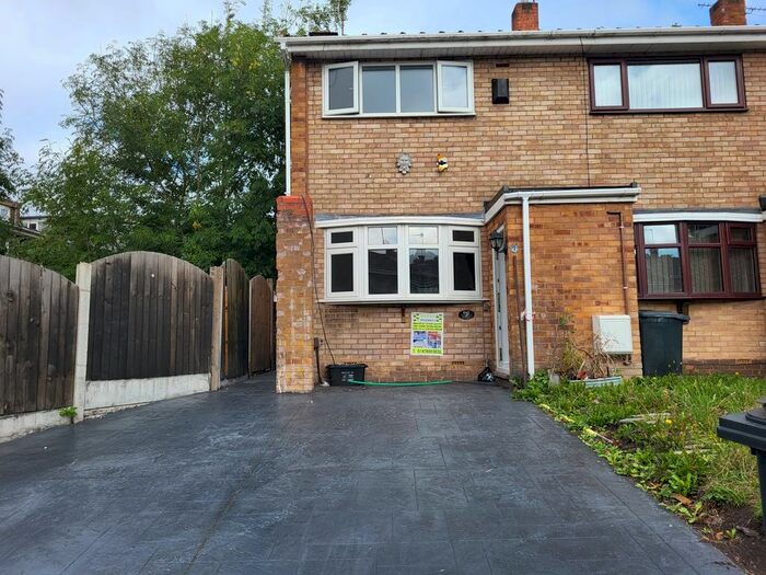 3 Bedroom End Of Terrace House To Rent In Ardley Close, Dudley, DY2