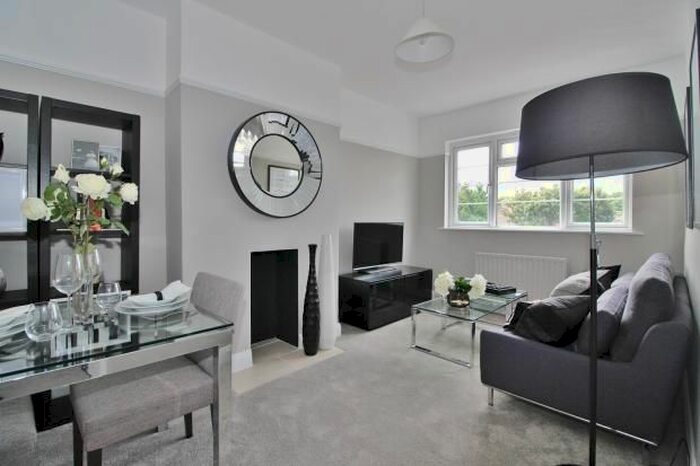 1 Bedroom Flat To Rent In Clive Road, West Dulwich, London, SE21