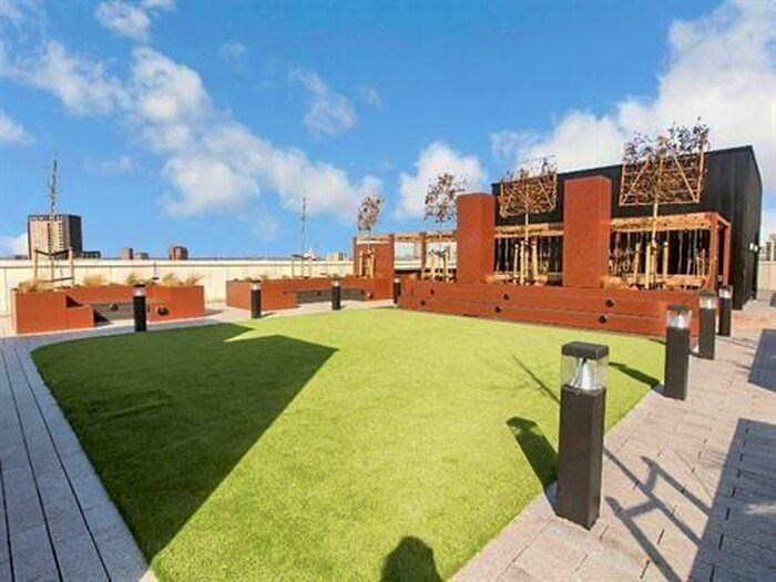 2 Bedroom Apartment To Rent In St Georges Gardens, M15