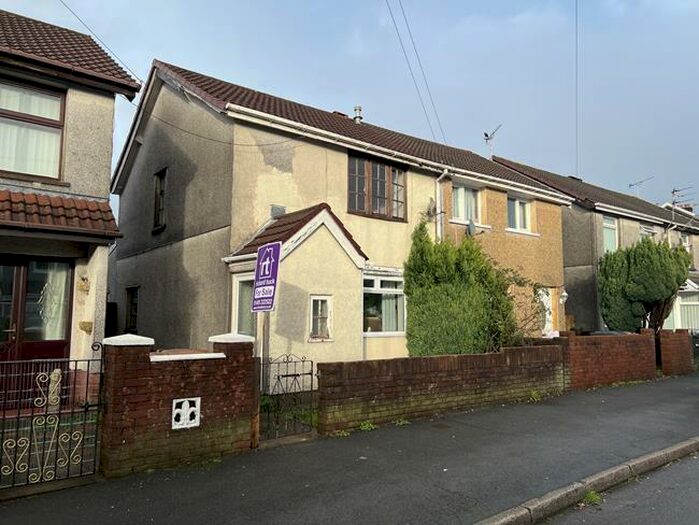 Houses for sale & to rent in NP12 3PH, Mandeville Road, Cefn Fforest