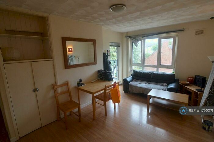 3 Bedroom Detached House To Rent In Essington Street, Birmingham, B16