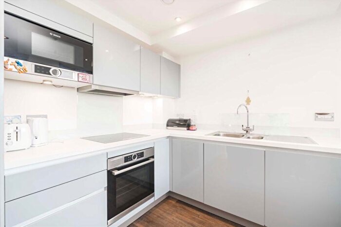 2 Bedroom Flat To Rent In Rye Lane, Peckham, SE15