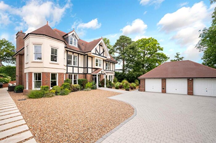 7 Bedroom Detached House For Sale In The Chase, Kingswood, Tadworth, KT20