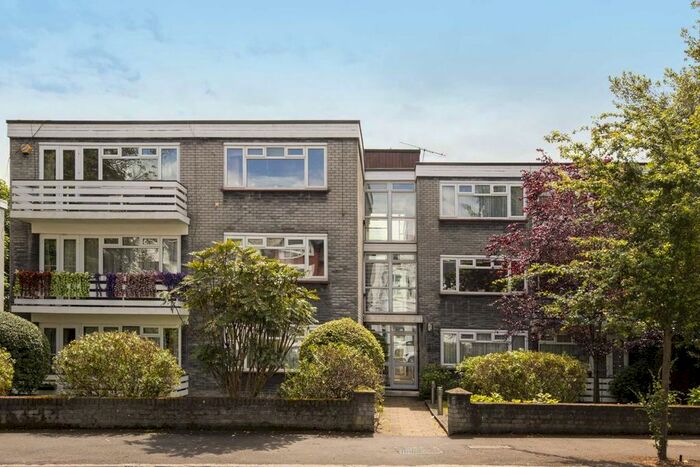 3 Bedroom Flat To Rent In Madeley Road, London, W5