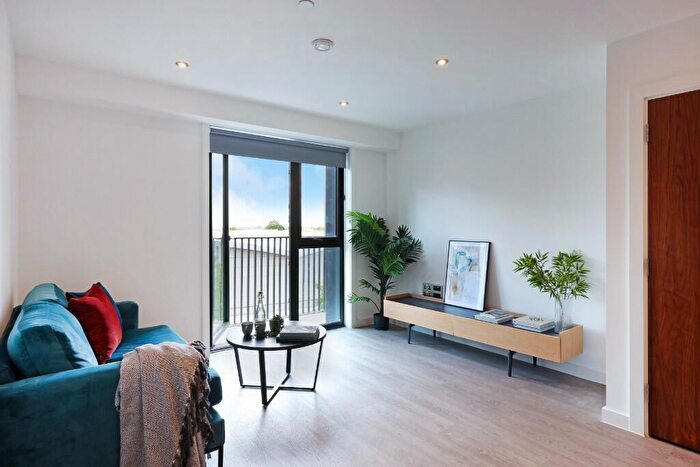 2 Bedroom Flat To Rent In Sienna House, Sutton, London, SM1