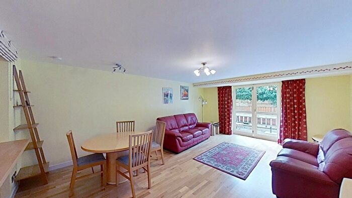 2 Bedroom Flat To Rent In Valleyfield Street, Edinburgh, EH3