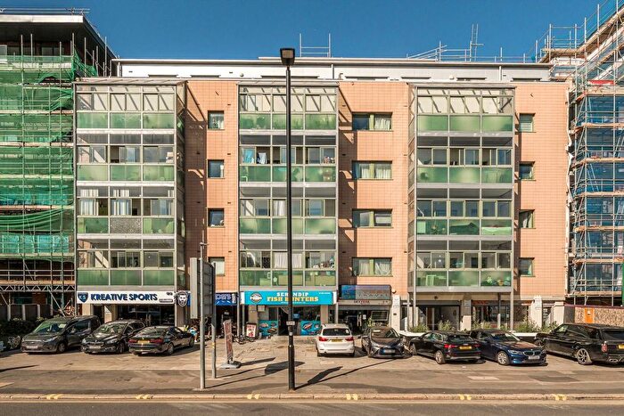 3 Bedroom Flat To Rent In Staines Road, Isleworth, TW3