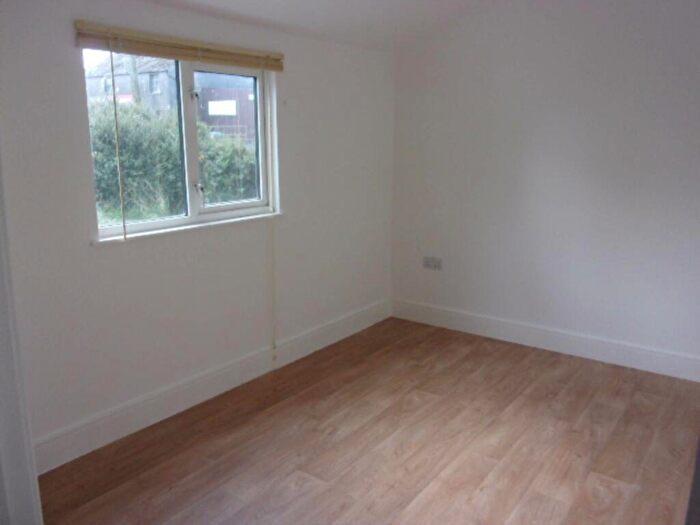 2 Bedroom Chalet To Rent In Otterham, PL32