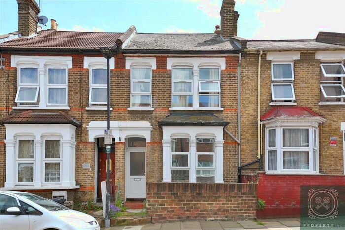 3 Bedroom Terraced House To Rent In Winchelsea Road, London, N17