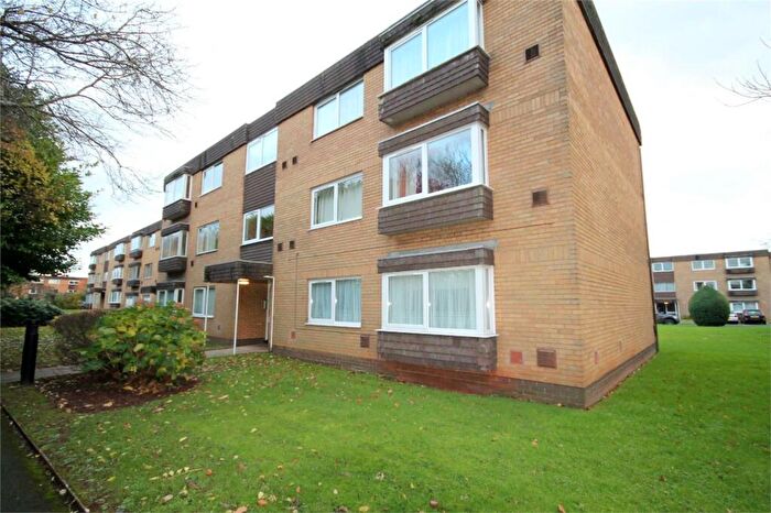 2 Bedroom Flat To Rent In Dyrham Harford Drive Frenchay Bristol, BS16