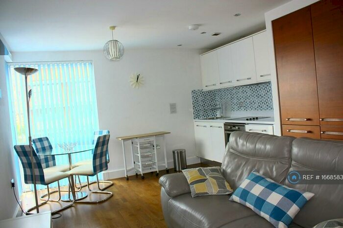 1 Bedroom Flat To Rent In Falcon Drive, Cardiff, CF10