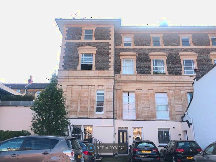 3 Bedroom Flat To Rent In Alma Vale Road, Bristol, BS8
