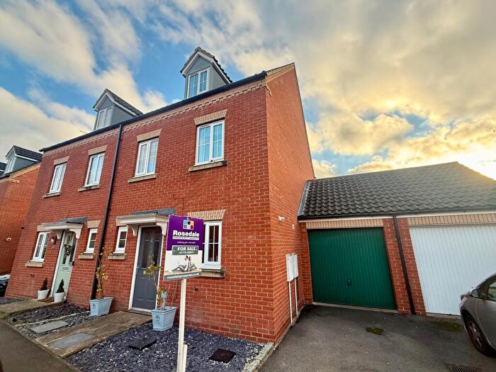 3 Bedroom Semi Detached House For Sale In Aintree Way, Bourne, PE10