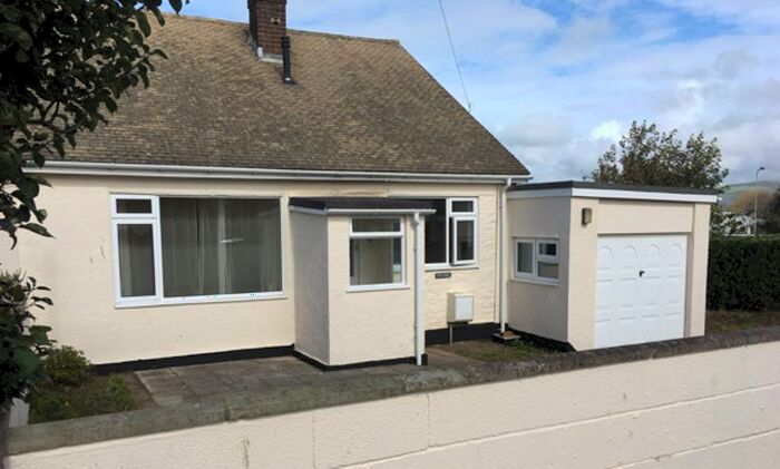 2 Bedroom Semi-Detached Bungalow To Rent In Ffordd Dyfrig, Tywyn, LL36