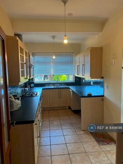 3 Bedroom Semi-Detached House To Rent In Bennetts Avenue, Croydon, CR0