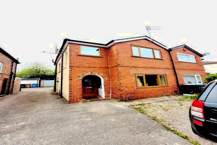 3 Bedroom Semi-Detached House To Rent In Graymar Road, Manchester, M38