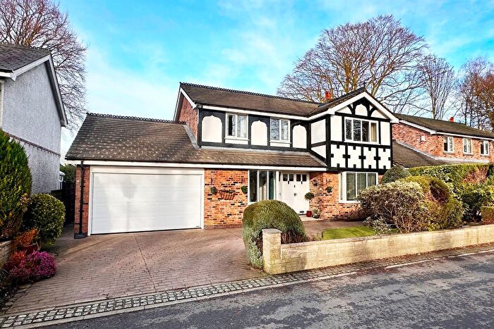 4 Bedroom Detached House For Sale In Woodside Lane, Poynton, SK12