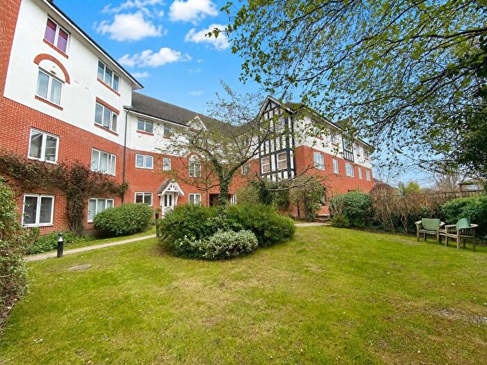 2 Bedroom Flat For Sale In Heathside Road, Woking, GU22
