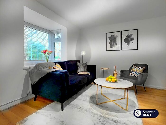 2 Bedroom Property To Rent In Bedfordshire Way, Wokingham, RG41