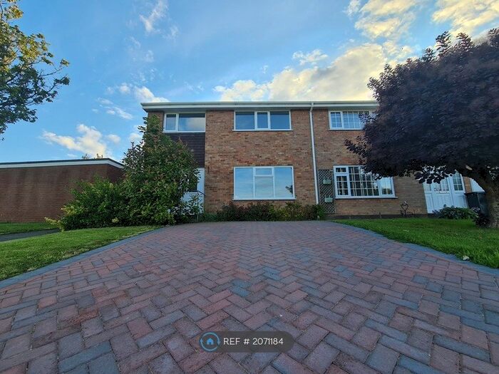 4 Bedroom Semi-Detached House To Rent In Moat Drive, Halesowen, B62