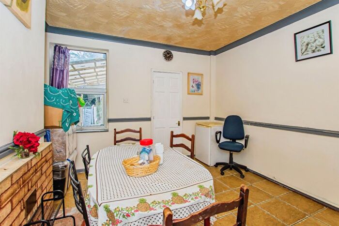 3 Bedroom Terraced House For Sale In Gladstone Street, Peterborough, PE1